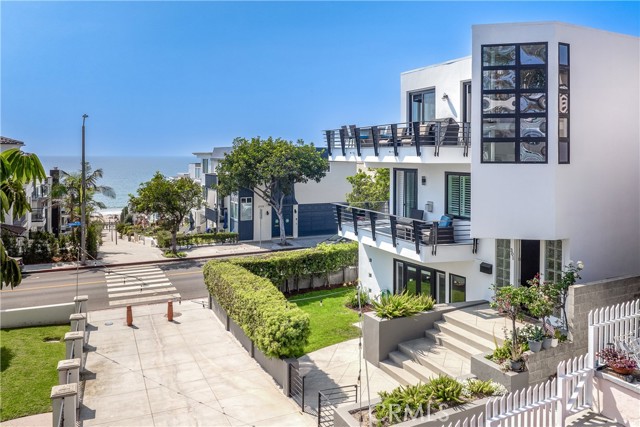 Detail Gallery Image 45 of 47 For 301 16th St, Manhattan Beach,  CA 90266 - 6 Beds | 7 Baths