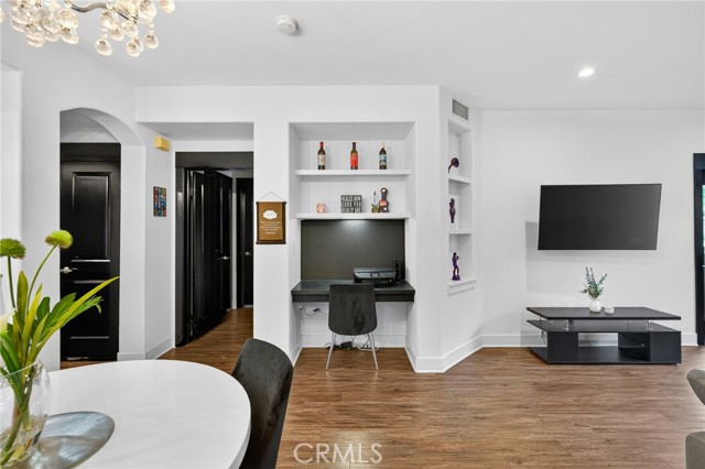 24585 Town Center Drive, Valencia CA: https://media.crmls.org/medias/fd034c1e-1808-4855-9a25-667b61ff13bc.jpg