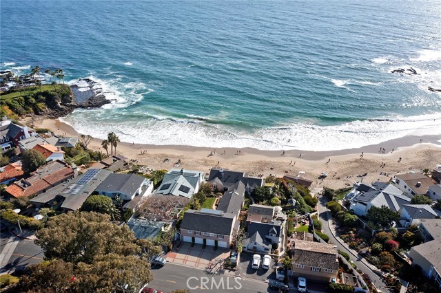 1259 Cliff Drive, Laguna Beach CA: https://media.crmls.org/medias/fd036faf-5d06-45b6-92e9-e24063cbafe5.jpg