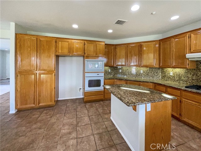 Detail Gallery Image 6 of 25 For 1435 Red Bird Ct, Redlands,  CA 92374 - 3 Beds | 3 Baths