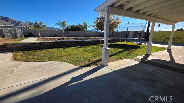 Detail Gallery Image 14 of 18 For 7079 Cienega, Highland,  CA 92346 - 5 Beds | 2/1 Baths