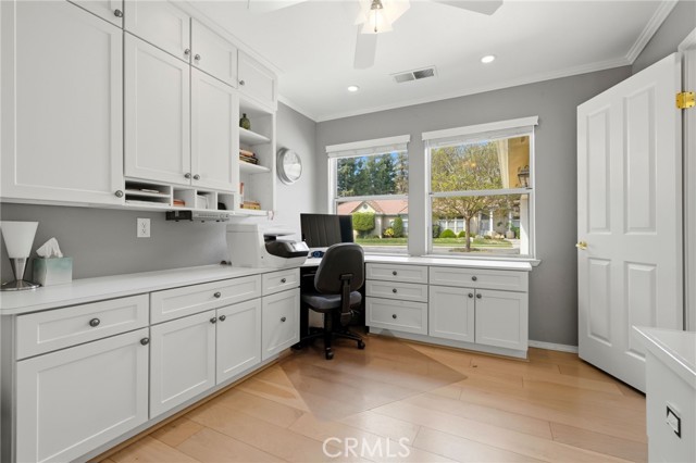 Detail Gallery Image 34 of 61 For 2134 Cottonwood Cir, Visalia,  CA 93277 - 4 Beds | 3 Baths