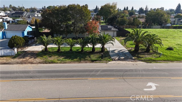 Detail Gallery Image 2 of 4 For 17405 Road 26, Madera,  CA 93638 - 4 Beds | 2 Baths