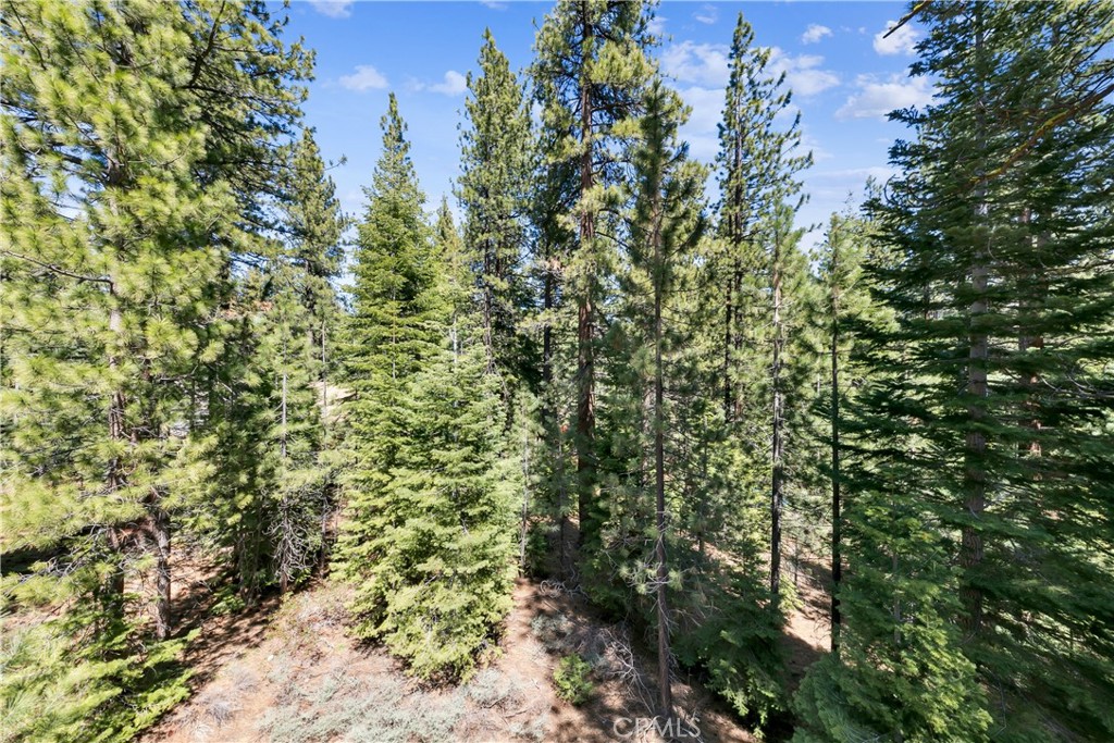 https://media.crmls.org/medias/fd05db57-fb9f-4b97-9f54-948d55ac1360.jpg?preset=X-Large