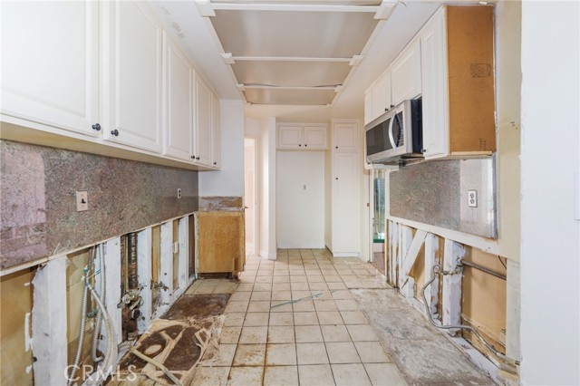 Detail Gallery Image 10 of 22 For 8455 Fountain Ave #108,  West Hollywood,  CA 90069 - 2 Beds | 2 Baths