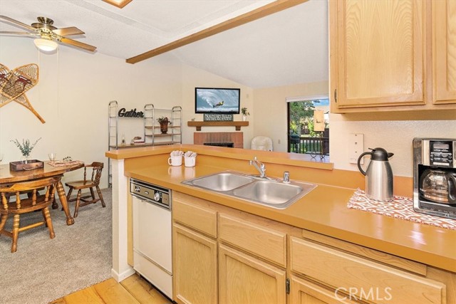 Detail Gallery Image 15 of 32 For 711 Cienega Rd #B,  Big Bear Lake,  CA 92315 - 3 Beds | 2 Baths