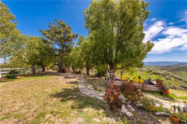 30505 Sloan Canyon Road, Castaic CA: https://media.crmls.org/medias/fd082c0e-b700-40a6-bde4-331b9b96948d.jpg