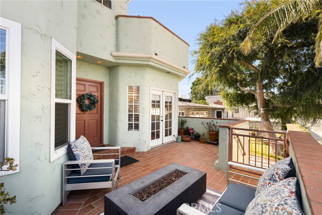 383 Park Avenue, Long Beach CA: https://media.crmls.org/medias/fd090215-6bfd-4fa6-b6c5-3329fff95092.jpg