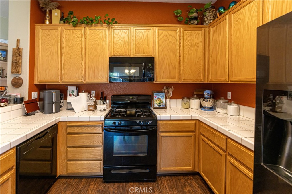 https://media.crmls.org/medias/fd094a64-d53e-4160-b1fc-8ae038ad2446.jpg?preset=X-Large