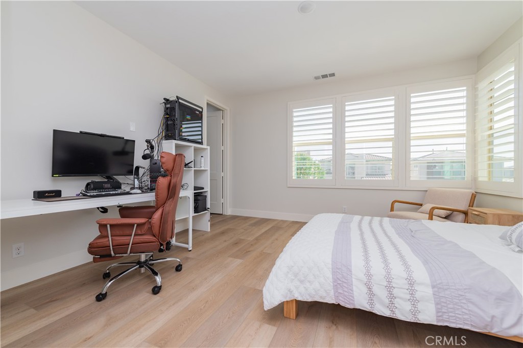 MLS #OC25248136 image #17