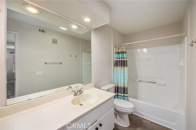 Detail Gallery Image 7 of 42 For 2500 San Gabriel #202,  Corona,  CA 92882 - 1 Beds | 1 Baths