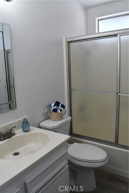 1956 Calle Arboleda, Hemet CA: https://media.crmls.org/medias/fd0a027a-128f-4f9a-a52f-d5ab6da334d1.jpg