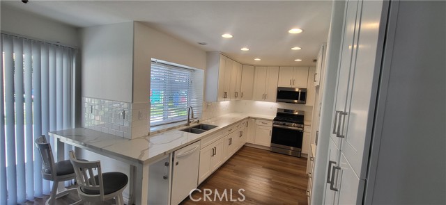 Detail Gallery Image 8 of 35 For 1049 Jude Ct, San Jacinto,  CA 92583 - 4 Beds | 3 Baths