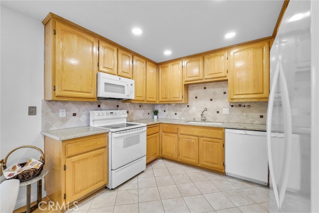 Detail Gallery Image 17 of 51 For 21931 Rimhurst Dr #117,  Lake Forest,  CA 92630 - 3 Beds | 2 Baths