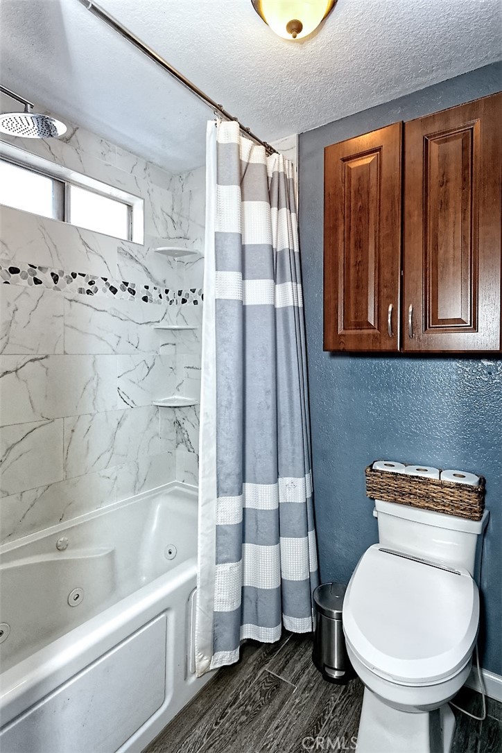 https://media.crmls.org/medias/fd0b95bc-fd52-40ee-b0d8-804e699ac597.jpg?preset=X-Large