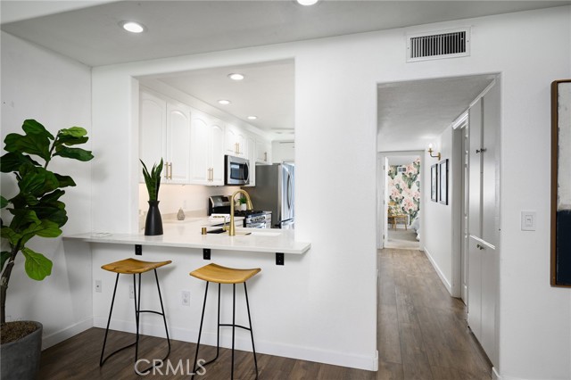 2334 Richmond Way, Costa Mesa CA: https://media.crmls.org/medias/fd0c45a3-f165-4f5c-8672-0afdb3d8f382.jpg