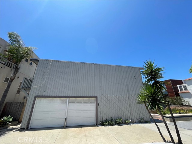 132 8th Street, Manhattan Beach, California 90266, 3 Bedrooms Bedrooms, ,3 BathroomsBathrooms,Residential,Sold,8th,SB23120971