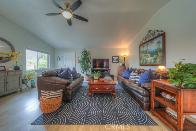 Detail Gallery Image 10 of 74 For 1473 Salem Ct, Oceanside,  CA 92057 - 4 Beds | 4 Baths