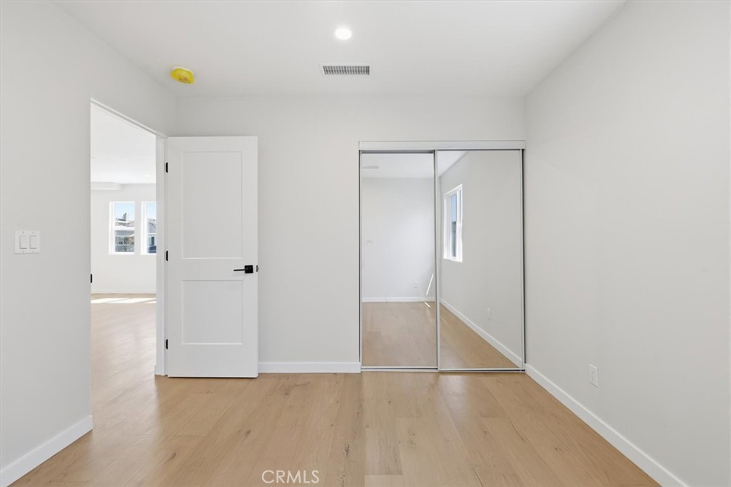 https://media.crmls.org/medias/fd0d7761-188f-48dc-87b3-d7d763e254d0.jpg?preset=X-Large