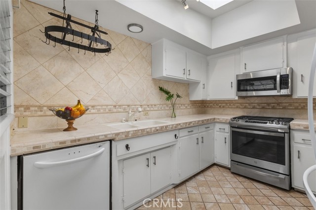 Detail Gallery Image 11 of 30 For 1809 Tustin Ave, Costa Mesa,  CA 92627 - 3 Beds | 2 Baths