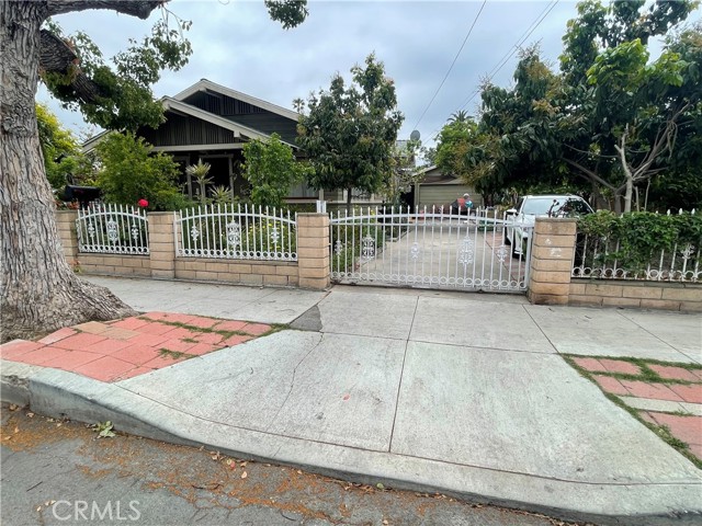 1230 East E 8th, Long Beach CA: https://media.crmls.org/medias/fd0dfc42-ce1d-4068-9f60-52a66d4594c8.jpg
