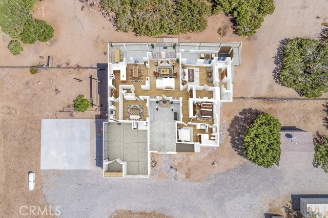 10555 Cima Mesa Road, Juniper Hills CA: https://media.crmls.org/medias/fd0f35e3-2c62-4e2a-b119-12ec2ccbe074.jpg