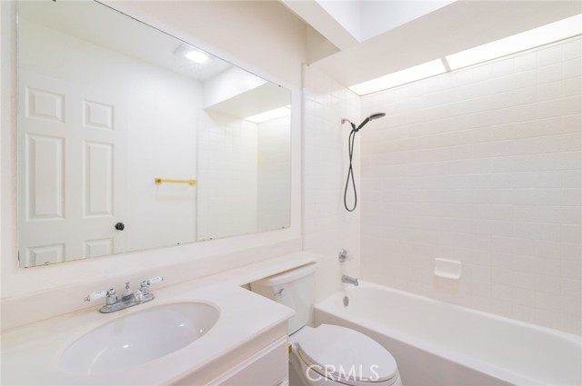 Detail Gallery Image 10 of 17 For 20 Rock Cliff, Pomona,  CA 91766 - 2 Beds | 2 Baths