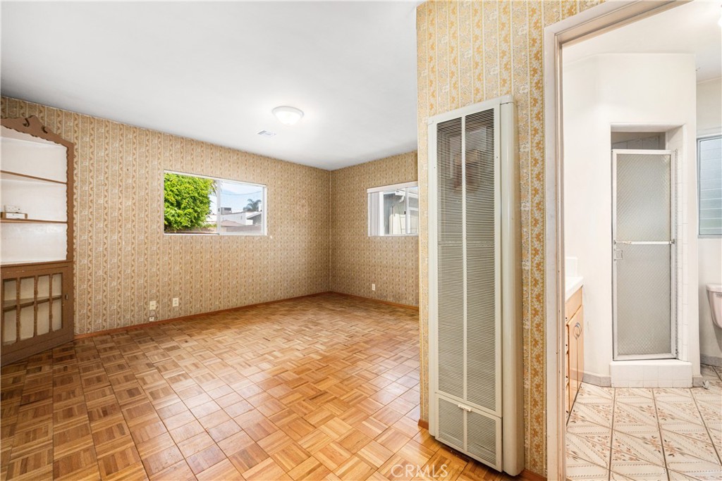 https://media.crmls.org/medias/fd112228-61bf-4b23-96f6-25c154780952.jpg?preset=X-Large