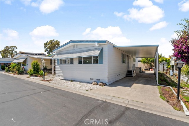 10200 Bolsa Ave, Westminster CA: https://media.crmls.org/medias/fd11d88a-aa27-4e2c-addd-4d87feff35df.jpg