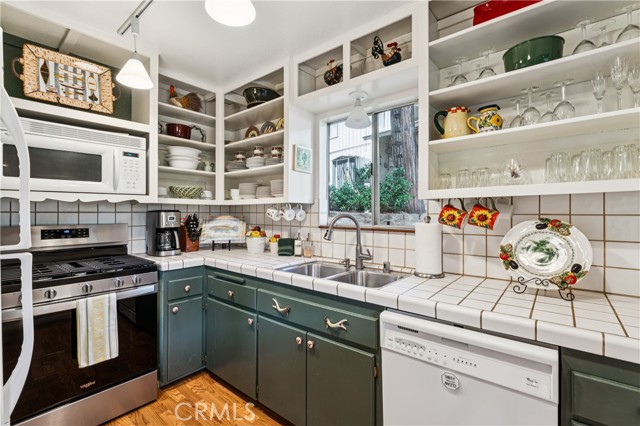 28565 Shenandoah Drive, Lake Arrowhead, CA 92352