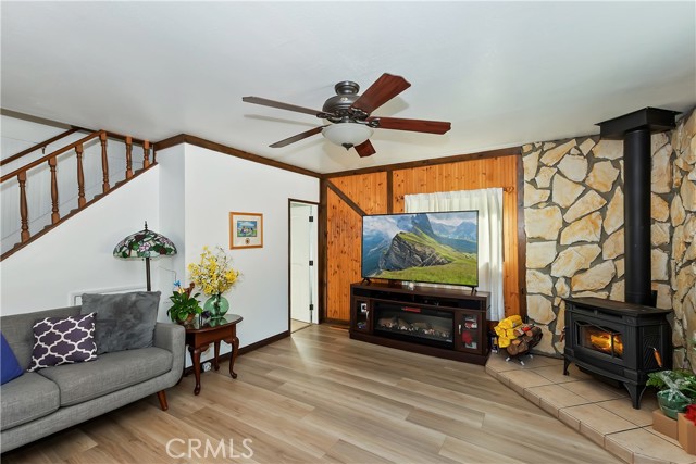 Detail Gallery Image 6 of 41 For 22771 Fir Ln, Crestline,  CA 92325 - 4 Beds | 2/1 Baths