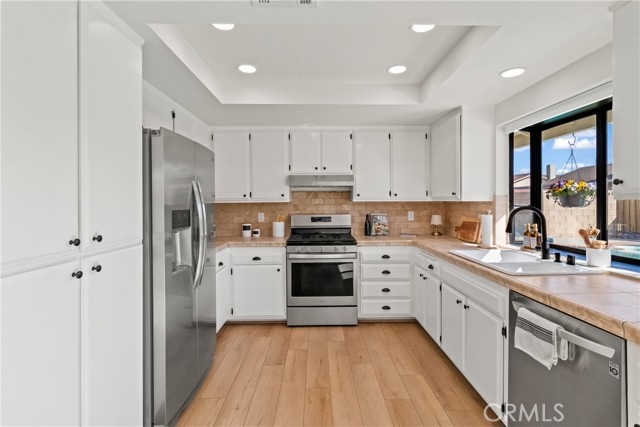 Detail Gallery Image 11 of 40 For 2116 Edam, Lancaster,  CA 93536 - 3 Beds | 2 Baths