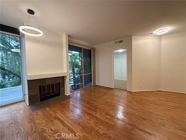 5151 Balboa Boulevard, Encino CA: https://media.crmls.org/medias/fd14e43f-e842-4ccd-bb59-abe122a21604.jpg