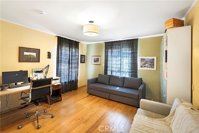 Detail Gallery Image 35 of 56 For 10707 Rochester, Los Angeles,  CA 90024 - 3 Beds | 3 Baths