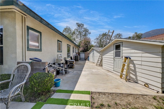 1050 Fuller Drive, Claremont CA: https://media.crmls.org/medias/fd15d814-ccdb-446f-abf5-2602a59769fa.jpg
