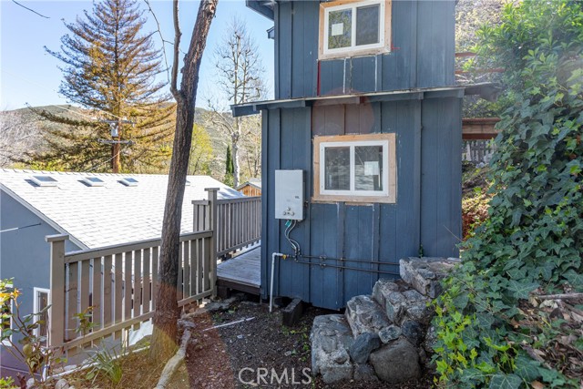 Image 14 of 49 For 13995 Hazel Drive