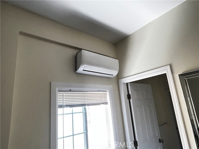 231 W 28th, Los Angeles CA: https://media.crmls.org/medias/fd172a7d-b166-4ab0-abc4-ef10baac1c41.jpg