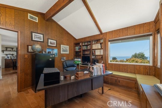 https://media.crmls.org/medias/fd176abe-fbb8-4221-be17-605ab0b97f77.jpg?preset=X-Large