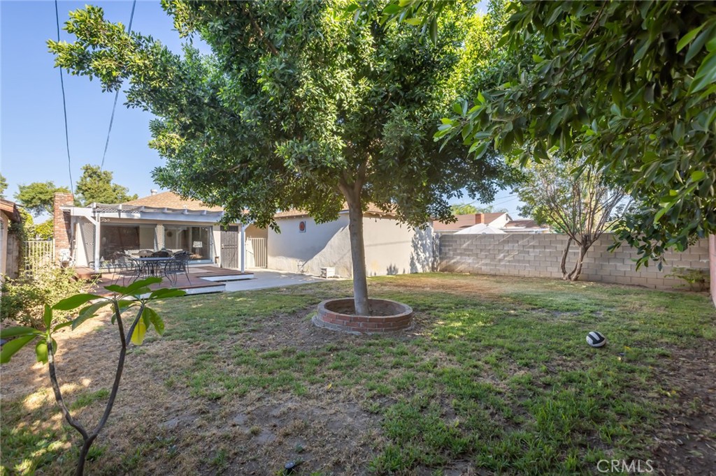 https://media.crmls.org/medias/fd184a28-589d-4804-83b6-81eebcb1f236.jpg?preset=X-Large