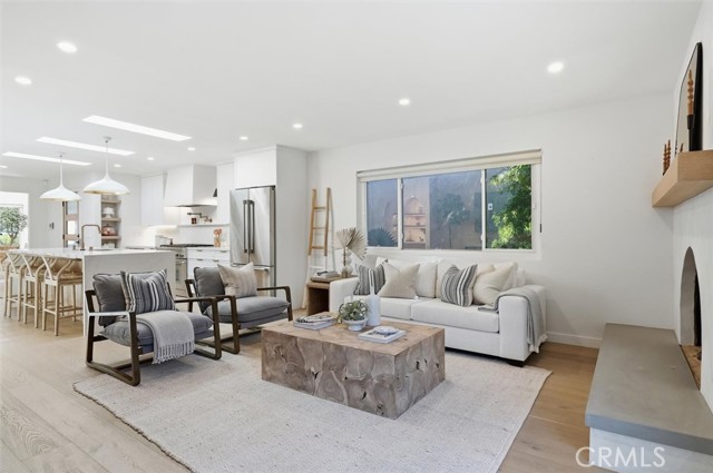 Detail Gallery Image 5 of 28 For 3521 Pine Ave, Manhattan Beach,  CA 90266 - 3 Beds | 2 Baths