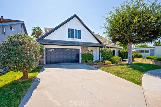 9572 Indian Wells Circle, Huntington Beach CA: https://media.crmls.org/medias/fd18f37a-19dc-447d-8863-67d5c36d042e.jpg