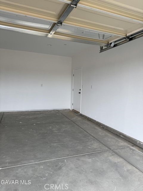 20925 79th Street, California City CA: https://media.crmls.org/medias/fd19305c-4f5a-435a-b0f0-aaabf23f91db.jpg