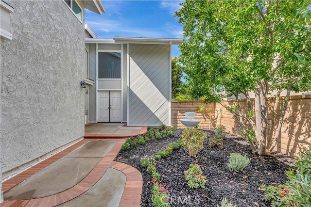 Detail Gallery Image 3 of 45 For 25511 Alisal Ave, Laguna Hills,  CA 92653 - 4 Beds | 2/1 Baths