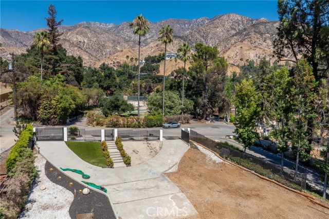 1400 E Palm Street, Altadena CA: https://media.crmls.org/medias/fd1acca6-ecd7-4396-9b52-48f1896c4304.jpg