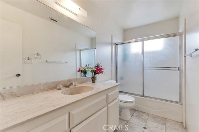 Detail Gallery Image 12 of 24 For 3220 California, Signal Hill,  CA 90755 - 3 Beds | 2 Baths