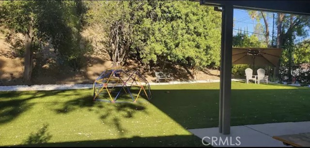 Detail Gallery Image 8 of 16 For 5500 Blanco, Woodland Hills,  CA 91367 - 5 Beds | 2/1 Baths