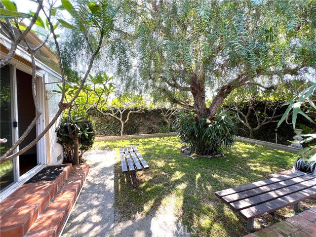8940 Comet Circle, Westminster CA: https://media.crmls.org/medias/fd1c3556-5b16-4b48-9f1e-3c9987d77094.jpg