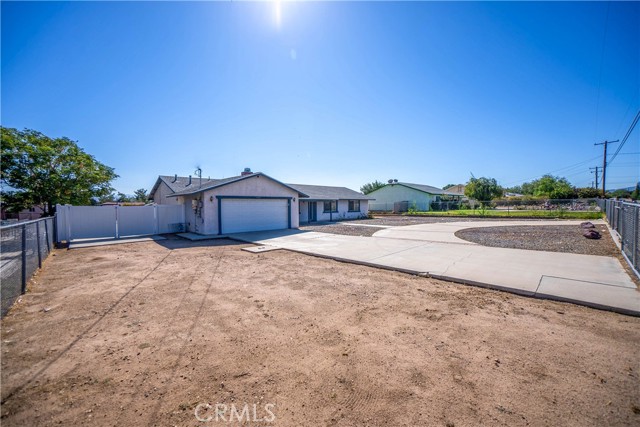 Detail Gallery Image 5 of 56 For 7795 Oakwood, Hesperia,  CA 92345 - 3 Beds | 2 Baths