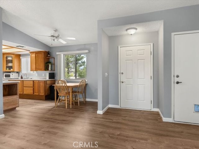 Detail Gallery Image 6 of 48 For 667 Brookridge Dr, Redding,  CA 96003 - 2 Beds | 2 Baths