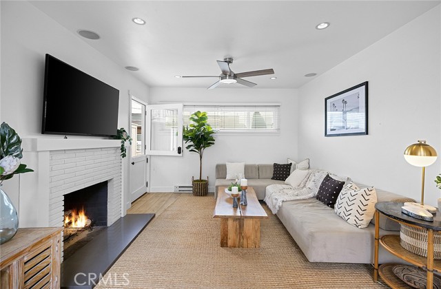 256 Avenida Madrid, San Clemente CA: https://media.crmls.org/medias/fd1d211f-259e-4c35-b51f-260e2a10fb9a.jpg